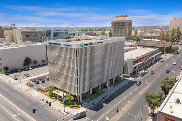 Office Space Available in Excellent Condition & Move-In Ready : 1221 Van Ness Ave, Fresno, CA 93721